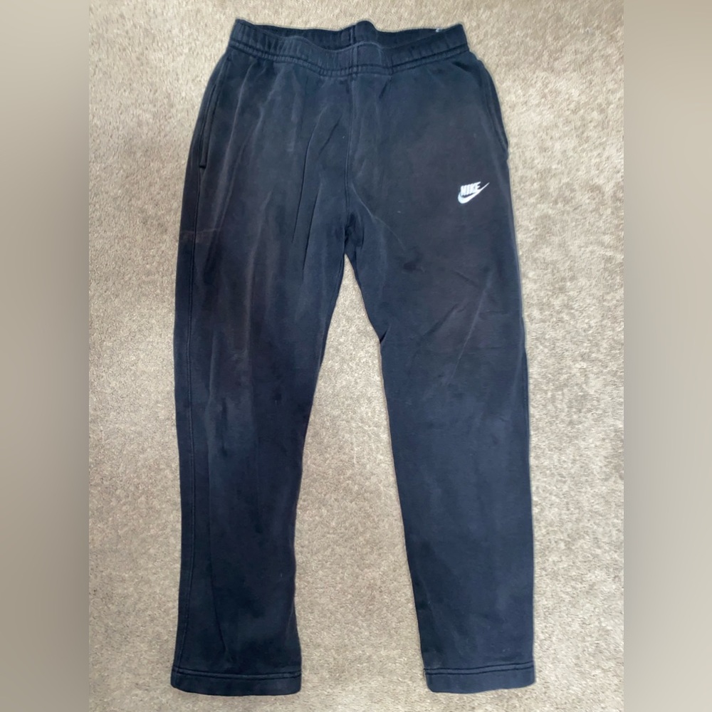 Black nike sweats